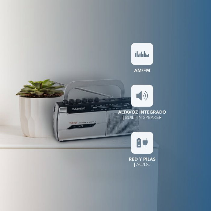 Daewoo Radio Cassette AM/FM con Micrófono, Salida Auriculares y Fuente de Alimentación AC/DC y Pilas