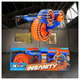 ZURU XSHOT Insanity Series Blitz Hammer con 48 dardos