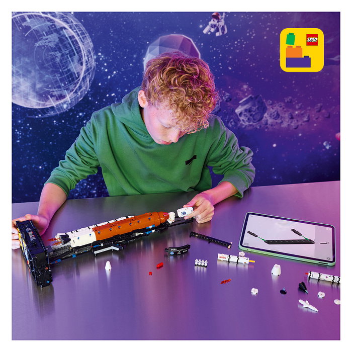 LEGO Technic NASA Artemis SLS Cohete de Lanzamiento Espacial 42221
