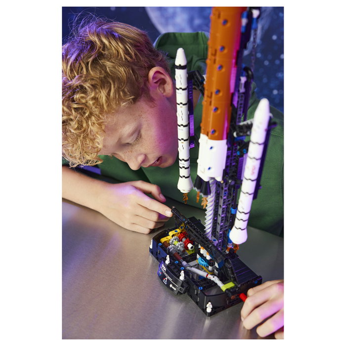 LEGO Technic NASA Artemis SLS Cohete de Lanzamiento Espacial 42221