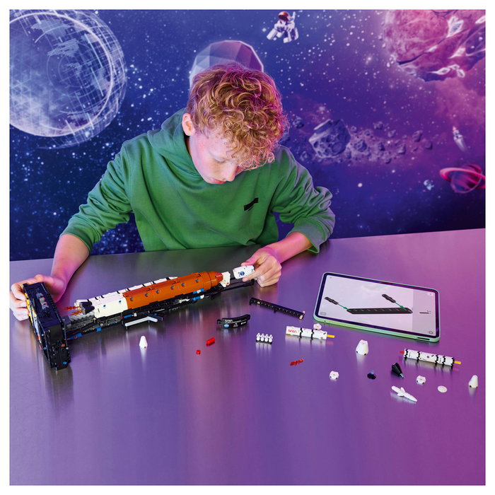 LEGO Technic NASA Artemis SLS Cohete de Lanzamiento Espacial 42221