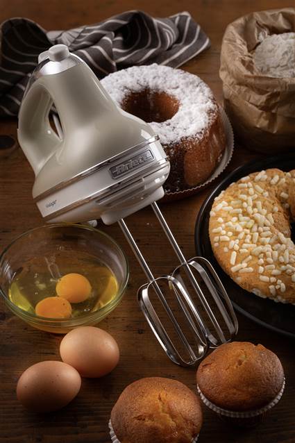 Ariete 1548/03 Batidora Amasadora Vintage Beige con 5 Velocidades y Accesorios Inoxidables