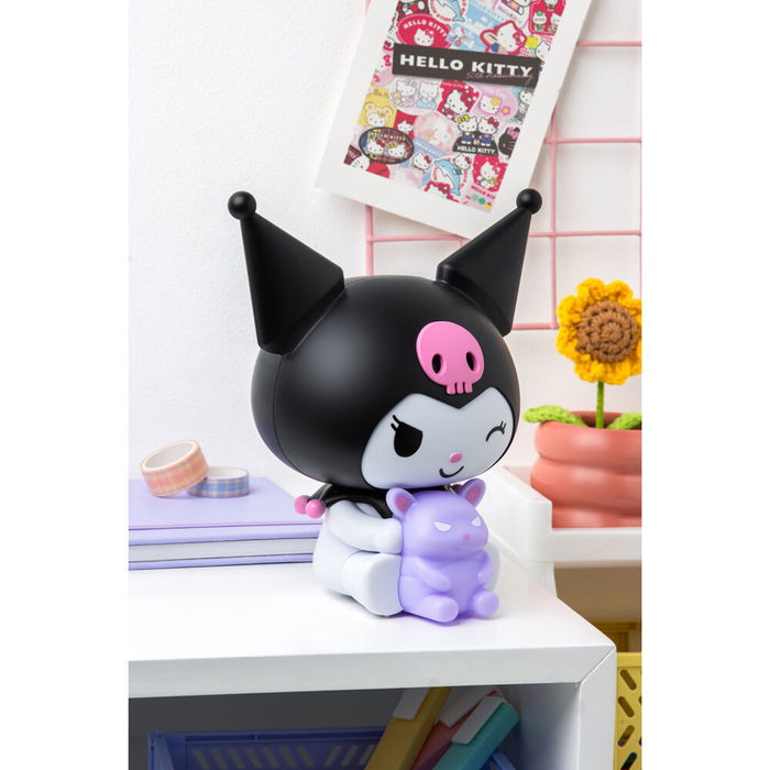 Wondee Lámpara LED Kuromi Hello Kitty Sanrio 16 cm Figura 3D Luz Nocturna Baku Púrpura GloBuddies sin Cables Pilas AA