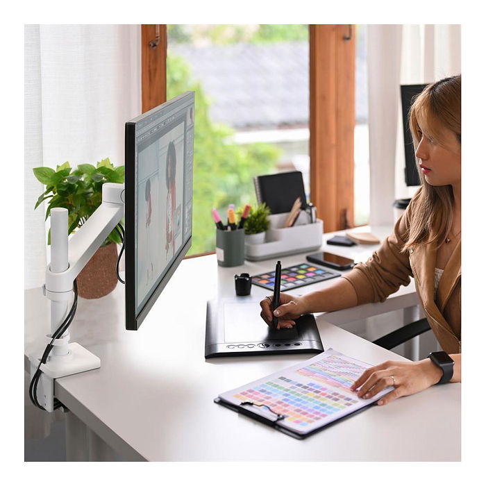 Ergotron Brazo para Monitor NX Series - Soporte VESA 100x100/75x75 mm, Pantalla hasta 34" (86.4 cm), 8 kg, Ajuste de Altura y Rotación 360°, Color Negro/Blanco