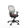 Silla de oficina Jorquera con mecanismo Sincro tapizada con Similpiel color Marrón oscuro y malla color Blanco. Equipada con lumbar 1D, Brazos 1D y Ruedas 65mm nailon