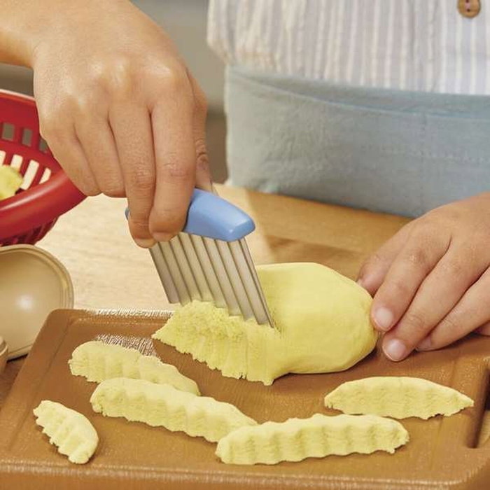 LITTLE TIKES Creative Chefs Kit Cheeseburger and Fries LITTLE TIKES Creative Chefs Kit Cheeseburger and Fries