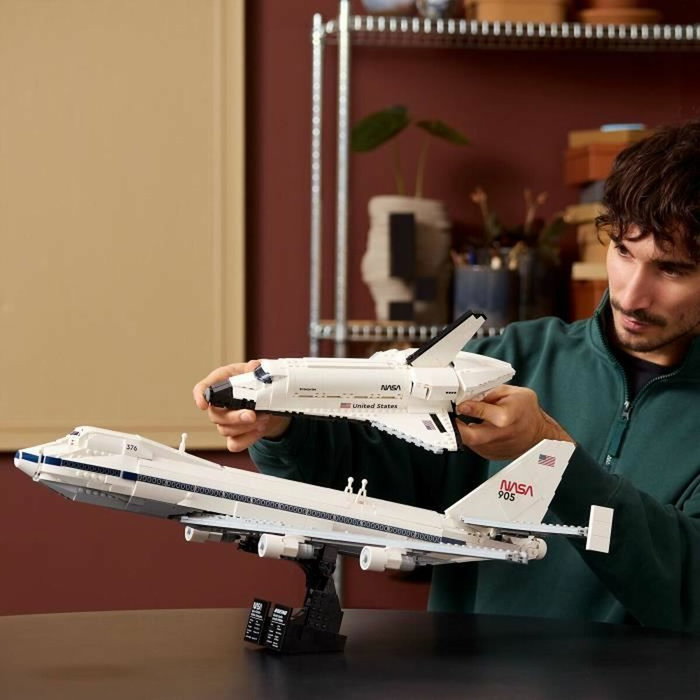 LEGO Avión portaaviones LEGO Icons 10360