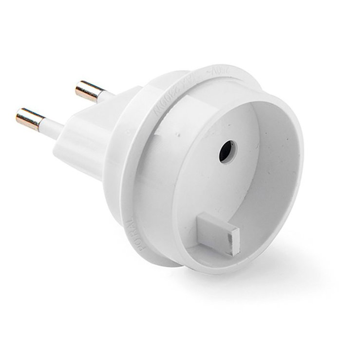 Famatel Adaptador Europeo Universal 10A 250V Espigas 4 mm Blanco Famatel Adaptador Europeo Universal 10A 250V Espigas 4 mm Blanco