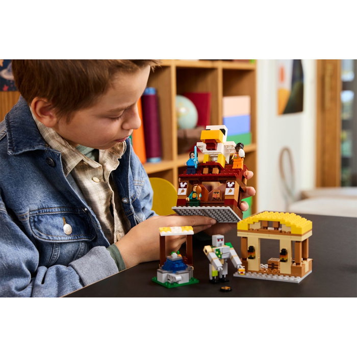 LEGO Minecraft 21273 El Ataque a la Aldea del Globo de Ghast, 555 piezas