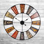 Home Deco Factory Reloj de Pared Industrial Chic Decorativo, Diámetro 80.5 cm, Diseño de Aspecto Reciclado, Metal