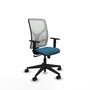 Silla de oficina Motilla con mecanismo Sincro tapizada con Tela color Verde petróleo y malla color Blanco. Equipada con lumbar 1D, Brazos 1D y Ruedas 65mm nailon