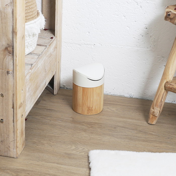 Je cherche une Idee Cubo de Mesa 1L Metal/Bambú para Cocina, Escritorio o Baño. Medidas: d.11,8 cm; h.17 cm