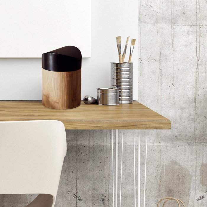 Je cherche une Idee Cubo de Mesa 1L Metal/Bambú para Cocina, Escritorio o Baño. Medidas: d.11,8 cm; h.17 cm