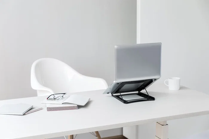 Digitus DA-90368 Soporte Plegable y Ajustable para Portátil hasta 15" (38,1 cm) - Negro, 5 Niveles de Ángulo, Carga 5 kg, Estructura Abierta