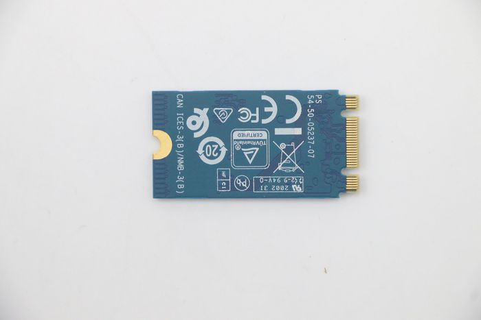 Lenovo 128GB M.2 PCIe 2242 SSD para sistemas Lenovo, mejora el rendimiento de almacenamiento con acceso rápido a datos.