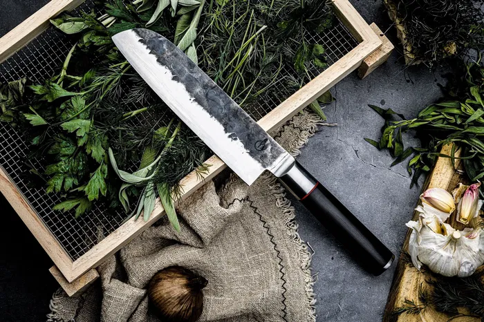 Forged Cuchillo Santoku FOR8720039623521 - Acero Japonés 440C - Mango de Madera de Dalbergia - 18 cm