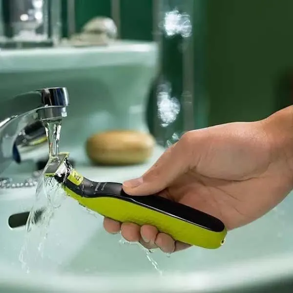 Philips QP220/51 OneBlade Cuchillas Repuesto Acero Inoxidable 4 Meses Doble Direccion Resistente Agua