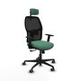 Silla de oficina Alfera con mecanismo Sincro tapizada con Tela color Verde esmeralda y malla color Negro. Equipada con lumbar 1D, Brazos 1D, Cabecero 2D y Ruedas 65 mm parqué