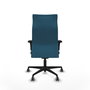 Sillón Albacete con mecanismo Sincro tapizada con Tela color Verde petróleo. Equipado con Base nailon negra, Brazos 1D y Ruedas 65 mm parqué