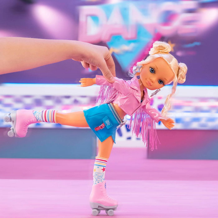 FAMOSA Muñeca Nancy Un Día de Baile en Patines FAMOSA Muñeca Nancy Un Día de Baile en Patines