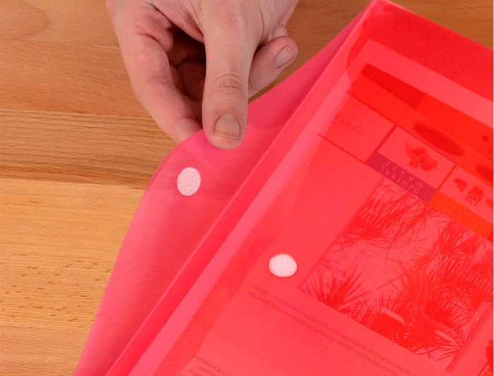 Liderpapel Carpeta dossier A4 roja con cierre de velcro Liderpapel Carpeta dossier A4 roja con cierre de velcro