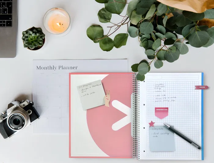 Antartik Cuaderno espiral A4 micro tapa forrada 120 hojas 90 gr cuadro 5mm 5 bandas color coral