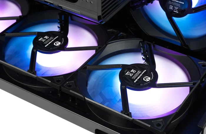 Komputronik Level UP F38 PC Sobremesa AMD Ryzen 7 7800X3D RX 9070 XT 32GB 2TB+8TB Windows 11 Home
