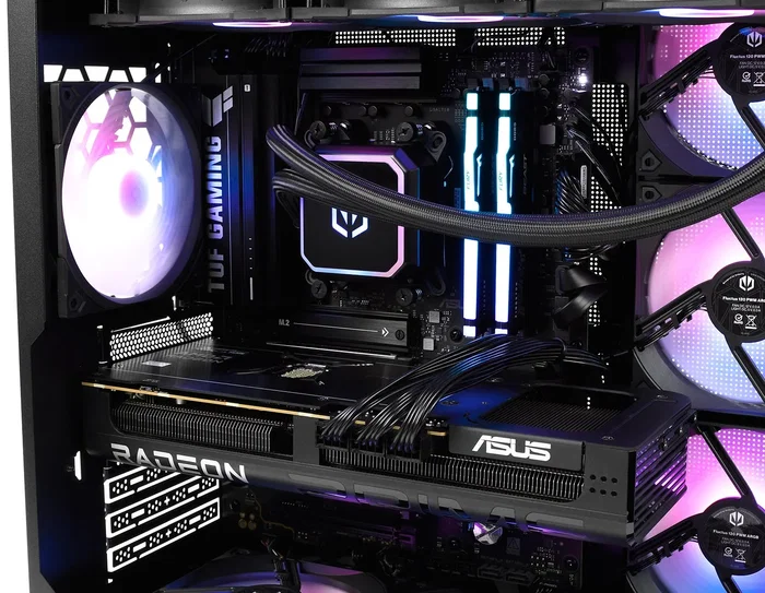 Komputronik Level UP F38 PC Sobremesa AMD Ryzen 7 7800X3D RX 9070 XT 32GB 2TB+8TB Windows 11 Home