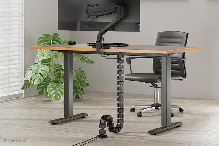 Neomounts ADS06-130BL Guía de Cables Vertebral Modular Ajustable para Escritorio, Color Negro, Fijación con Tornillos