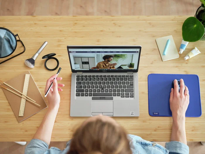 Trust Boye - Alfombrilla para ratón ecológica, caucho, tamaño 250x210mm, grosor 3mm, color azul