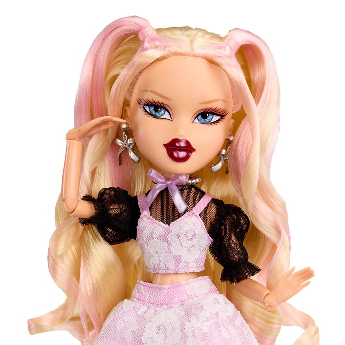 MGA Muñeca Bratz Cloe Birthday Stylin' con Camiseta Exclusiva MGA Muñeca Bratz Cloe Birthday Stylin' con Camiseta Exclusiva