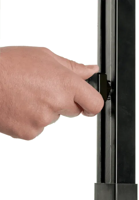 Quiklok Mesa Plegable XL para Teclado, Mezclador y Altavoz con Altura Ajustable (740-1180mm) - Carga Máxima 113.10 kg