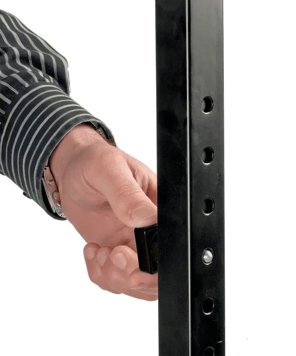 Quiklok Mesa Plegable XL para Teclado, Mezclador y Altavoz con Altura Ajustable (740-1180mm) - Carga Máxima 113.10 kg