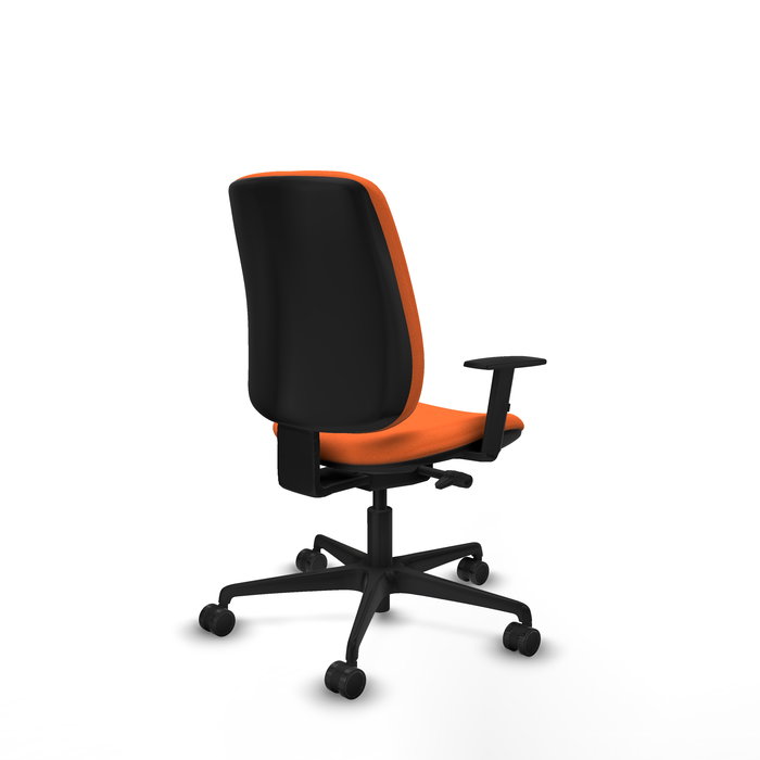 Silla de oficina Alares con mecanismo Sincro/Traslack tapizada con Tela color Naranja. Equipada con Base nailon negra, Brazos 1D y Ruedas 65mm nailon