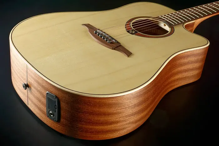 LAG Guitarra Acústica Electroacústica Dreadnought Cutaway Tramontane 70 A/C - Natural