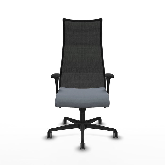 Sillón Albacete con mecanismo Sincro tapizada con Tela color Gris y malla color Negro. Equipado con Base nailon negra, Brazos 1D y Ruedas 65 mm parqué