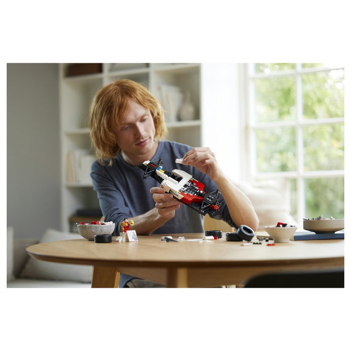 LEGO Icons McLaren MP4/4 & Ayrton Senna 10330, Set de Maqueta de Coche para Adultos