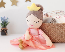 KioKids Muñeca Princesa Rosa de Peluche, 40 cm, Juguete para Niños +10 Meses, Ideal para Juego Creativo