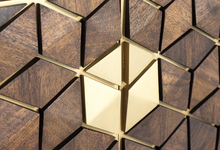 Giner y Colomer Mueble TV de Madera de Mango Nogal con Detalles Dorados 145 cm