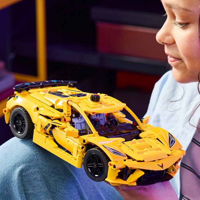 LEGO Technic Chevrolet Corvette Stingray 42205 Set de Construcción de Coche de Juguete para Niños +9 Años