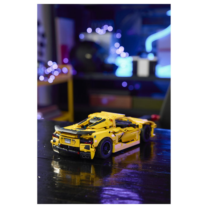 LEGO Technic Chevrolet Corvette Stingray 42205