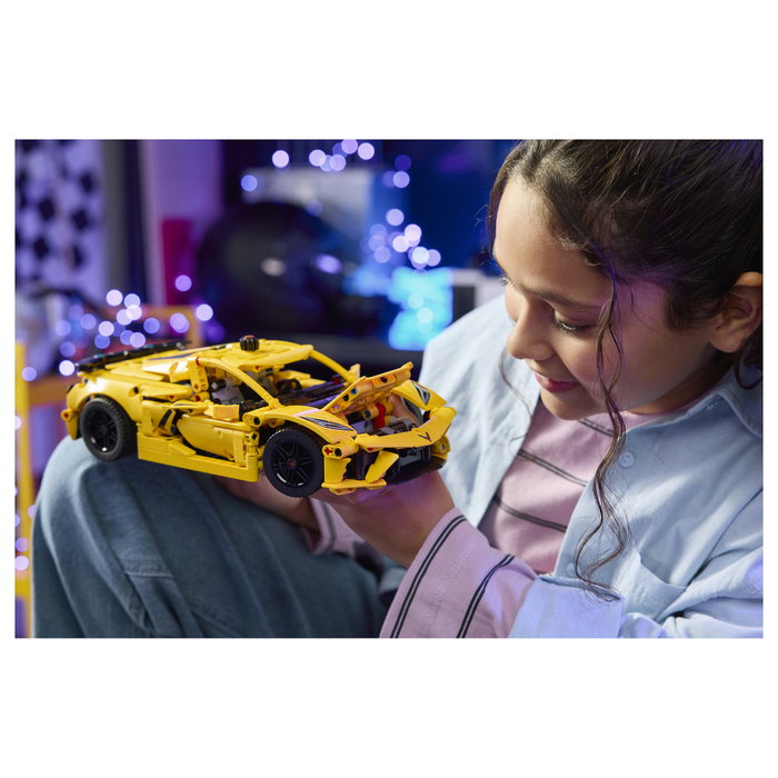 LEGO Technic Chevrolet Corvette Stingray 42205