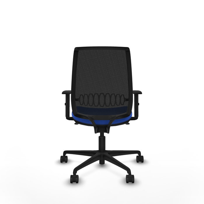 Silla de oficina Alares con mecanismo Sincro tapizada con Tela color Azul y malla color Negro. Equipada con lumbar 1D, Brazos 1D y Ruedas 65mm nailon