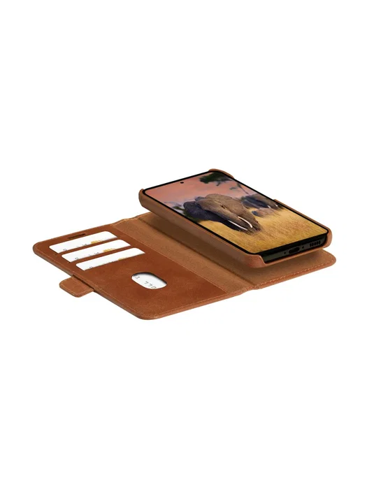 Dbramante1928 Lynge Funda para Samsung Galaxy S24 - Funda Cartera de Cuero Bronceado con 3 Bolsillos para Tarjetas y Resistente a Rayones, 15.8 cm (6.2")