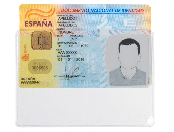 Q-connect Funda portadocumento DNI 130 micras PVC transparente con uñero