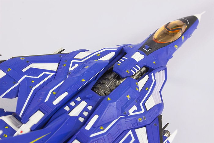 Raiden V Director´s Cut Maqueta Plastic Model Kit 1/100 FT-00004A Azuma 2P Color Ver. 18 cm