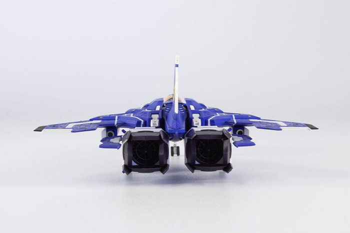 Raiden V Director´s Cut Maqueta Plastic Model Kit 1/100 FT-00004A Azuma 2P Color Ver. 18 cm
