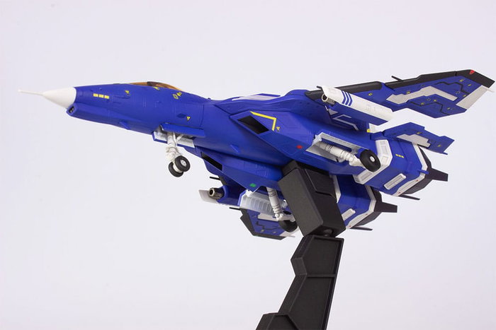 Raiden V Director´s Cut Maqueta Plastic Model Kit 1/100 FT-00004A Azuma 2P Color Ver. 18 cm