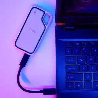 SanDisk Disco SSD Externo Extreme 1TB USB-C 3.2 Gen 2 - Blanco, SDSSDE62P-1T00-G25, Velocidad 1000 MB/s