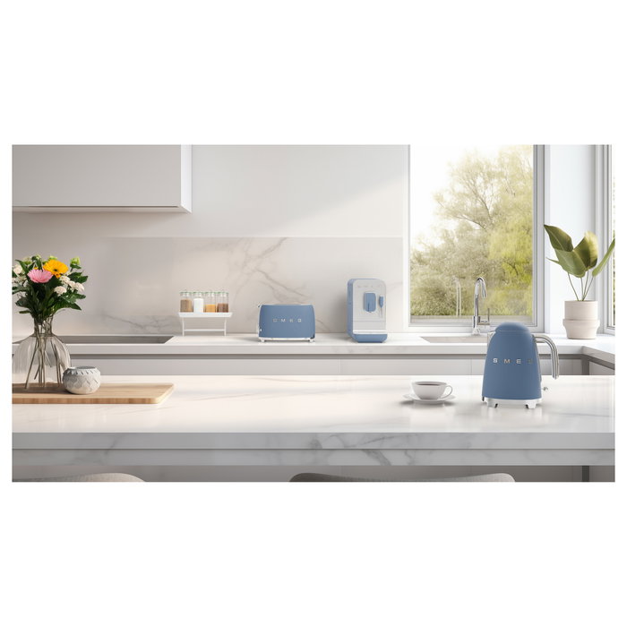 Smeg KLF03SBMEU Hervidor de Agua 1,7L 2400W Acero Inoxidable Azul Storm